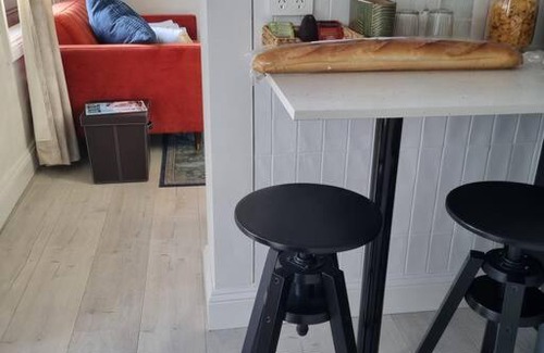 North Brighton Casa | 1860 Heritage Beachside Studio