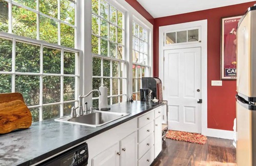 Natchez Cabaña | 1864 Little Brick | 1/1, Full Kitchen, Hot Tub, Pet Friendly w/ fee