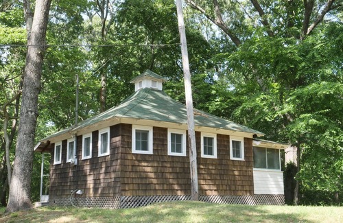 The Heights Cabaña | 1880's Boathouse on a hill. Short walk to Crescent Beach.