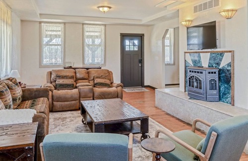 Suring Otro | 1890: A Historic, Quiet Trailside Retreat in Suring