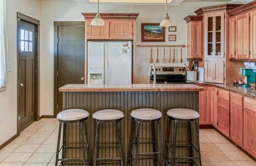 Suring Otro | 1890: A Historic, Quiet Trailside Retreat in Suring