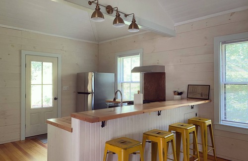 Plymouth Cabaña | 1897 Pond View Guest Cottage