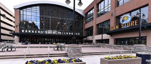 Chatham-Arch Apartamento | 18BR 17BA Combined Apartments close to Lucas Oil Stadiom