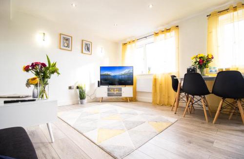 Swindon Apartamento | 18CB 2 bedroom Apartment, Sleeps 4, Long Stays, Free Parking in a great location