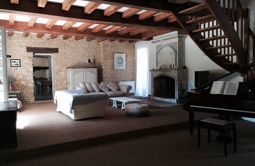 Saint-Laurent-des-Batons Otro | Casa de campo del siglo XVIII en el campo ondulado de Dordoña, con piscina, en 11 acres