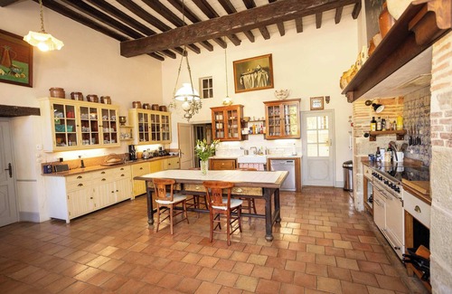 Castelnau-Picampeau Villa | 18th Century Chateau with Stunning Pool & Gardens
