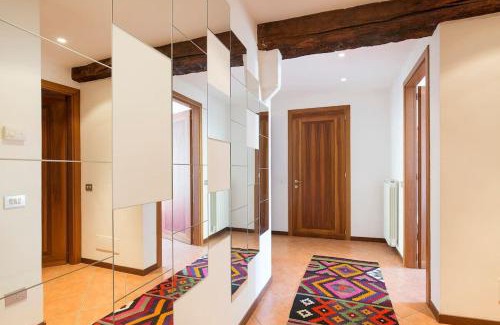 Lesa Apartamento | 18th Century Apartment with Fresco