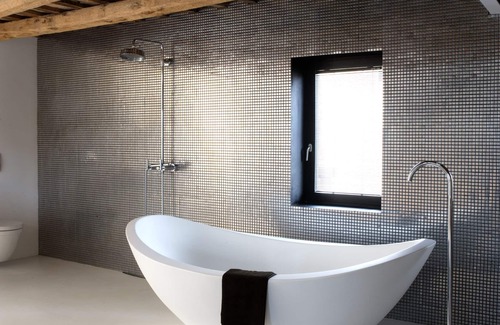 Seva Casa | Villa dels.XVIII de diseño con jardín, pequeña piscina y vistas al campo