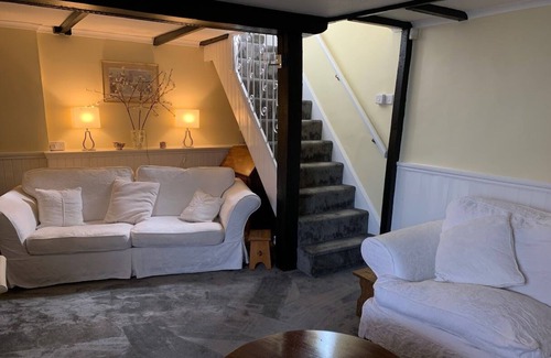 Crewkerne Casa | Casa familiar espaciosa de piedra del siglo XVIII, anexo doble, gran jardín privado