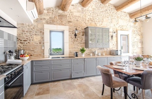 Arles Otro | 18th CENTURY MAS WITH SWIMMING POOL, POOL HOUSE, CLOSE TO ARLES
