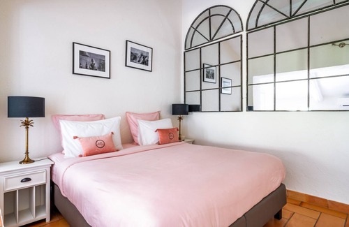 Sarrians Otro | 18th century Provencal country house