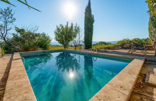 Goult Casa | 18th-century sheepfold surrounded by vineyards