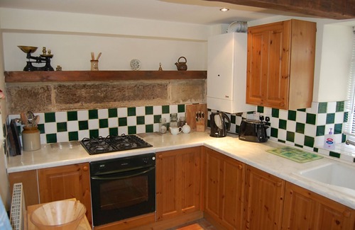 Tideswell Cabaña | 18th Century Stone Cottage, familia y mascotas en Tideswell