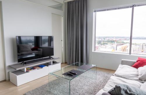 Kallio Apartamento | 18th Floor Helsinki High Point 1 BDR Apartment with City View - Free Garage Parking