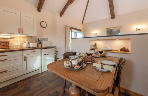 Brazzacott Casa | 18th century barn couple's retreat in beautiful Devon countryside