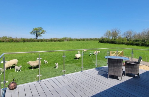 Brazzacott Casa | 18th century barn couple's retreat in beautiful Devon countryside