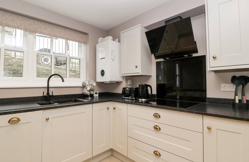 Hay on Wye Cabaña | 19 LION STREET, pet friendly, with a garden in Hay-On-Wye