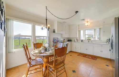 Woodlake Casa | 19 Mi to Sequoia Nat’l Park: Mtn-View Woodlake Gem