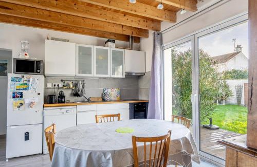 Pornic Villa | 190, chic, sobre, plage à pied, 6 p