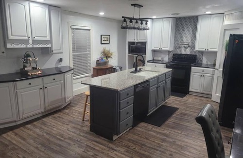 Dandridge Casa | 1901 Dandy Remodeled Historical Home