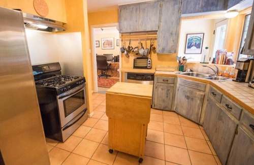 Barton Hills Apartamento | Zilker Bungalow al lado del centro de la ciudad y Barton Springs.