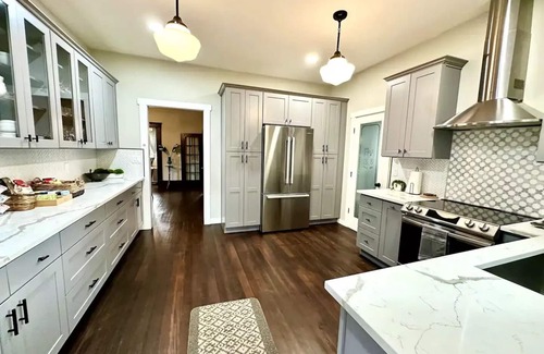 Hilltop Casa | 1904 home near Tacoma dome & convention center Pet friendly