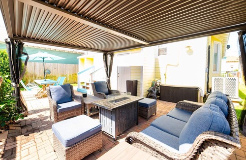 Galveston Casa | 1 BLOQUEO A LA PLAYA. ¡Puedes sentir la brisa del Golfo, 7 plazas en el patio trasero, WIFI GRATIS!