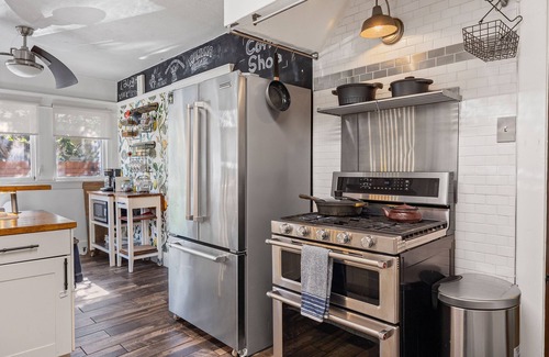 Riverside Casa | 1919 Modern Craftsman Casita with Backyard Oasis - New AC - Free EV Charging