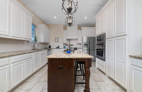 Brazos Casa | 1920's Sunny Gem - Downtown Waco Home