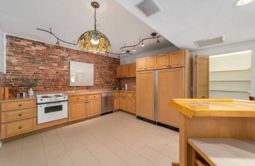 Historic District Casa | 1920s Luxury Estate | Spa + Gym | Game Room | Pool
