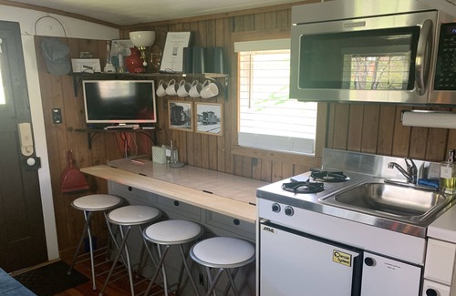 Natural Bridge Casa | 1926 C&O Guest Caboose