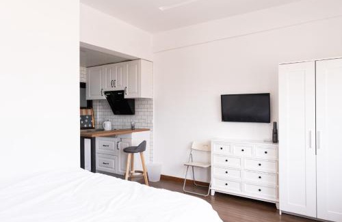 Huaihai Road Commercial Area Apartamento | 1930 French Minimalist Apartment