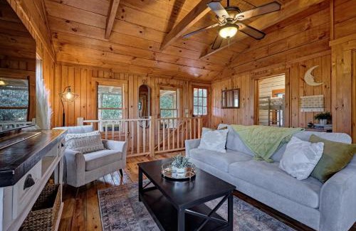 Mirror Lake Casa | 1930's Highlands Hideaway