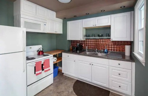 Spartanburg Casa | 1930's home, downtown- free cancellations