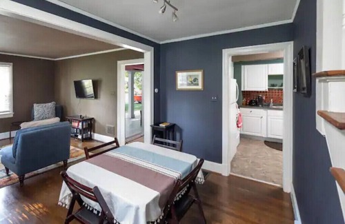 Spartanburg Casa | 1930's home, downtown- free cancellations