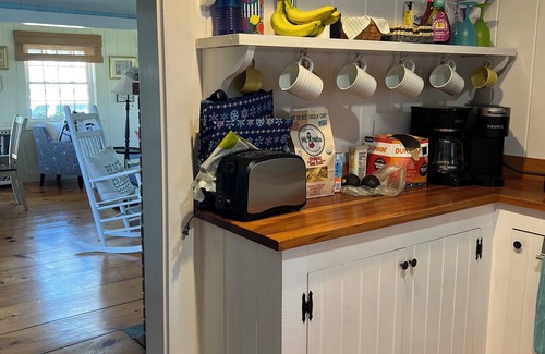 Pocasset Cabaña | 1930s Cape Cod Cottage just a few houses from the beach!