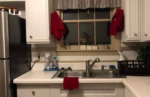 Katy Casa | 1940's Charming Home w/Lake-Park View in Quiet, very Family Friendly Area