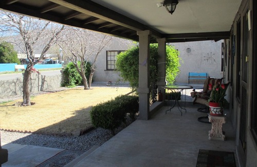 Alamogordo Cabaña | Única casa de 1940 en el corazón de Alamogordo