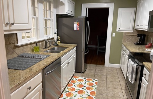 Columbus Casa | 1940s 3 Bedroom 2 Bath fully furnished home in the historic Overlook District