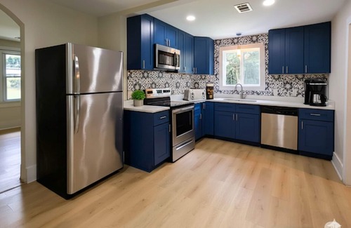 Lithonia Casa | 1940s Ranch : 2023 Modern Suburban Living : 25 min to DWTN ATL : Family Friendly