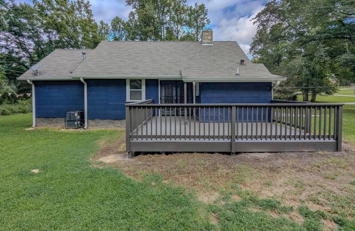 Lithonia Casa | 1940s Ranch : 2023 Modern Suburban Living : 25 min to DWTN ATL : Family Friendly