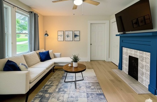 Lithonia Casa | 1940s Ranch : 2023 Modern Suburban Living : 25 min to DWTN ATL : Family Friendly