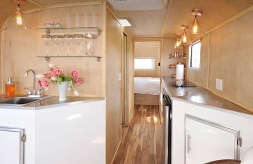 La Cienaga Casa | Spartan Camper de 1948: estilo vintage, bellamente renovado.