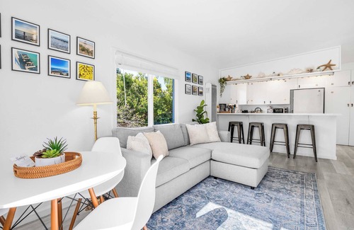 Eastside Santa Cruz Casa | 1950's Surf Shack - 6 min walk to beach!
