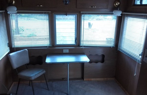 Meeker Casa | 1959 Cabina RV Vintage