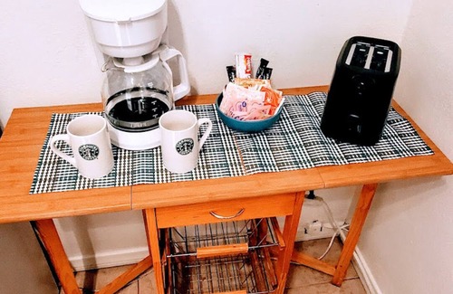 Crown Point Apartamento | 1975 PB Walk to BAY PIER & BEACH Cozy studio