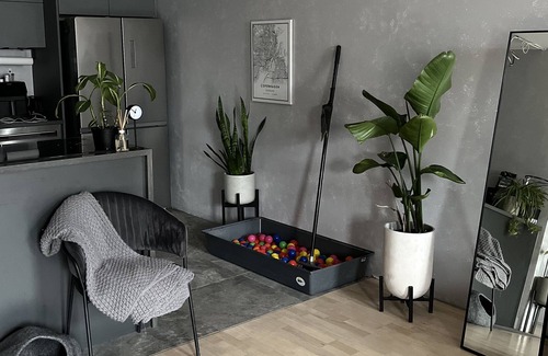 Hochelaga Condominio | 19th century, historic, sparkling clean condo heart of everything