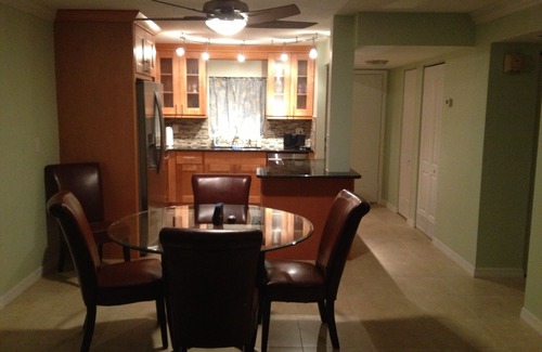 Sand Key Condominio | ** NUEVO ** Sand Key Gulf Front, 100% remodelado 2 BR, 2 BA Condo justo en la playa