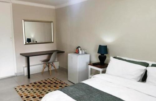 Secunda Casa | 19th on Bloekom Guesthouse