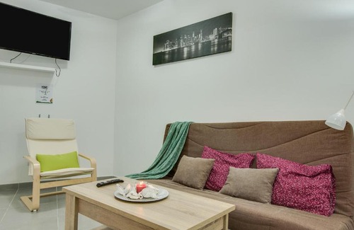 Vecindario Apartamento | 1b Srv